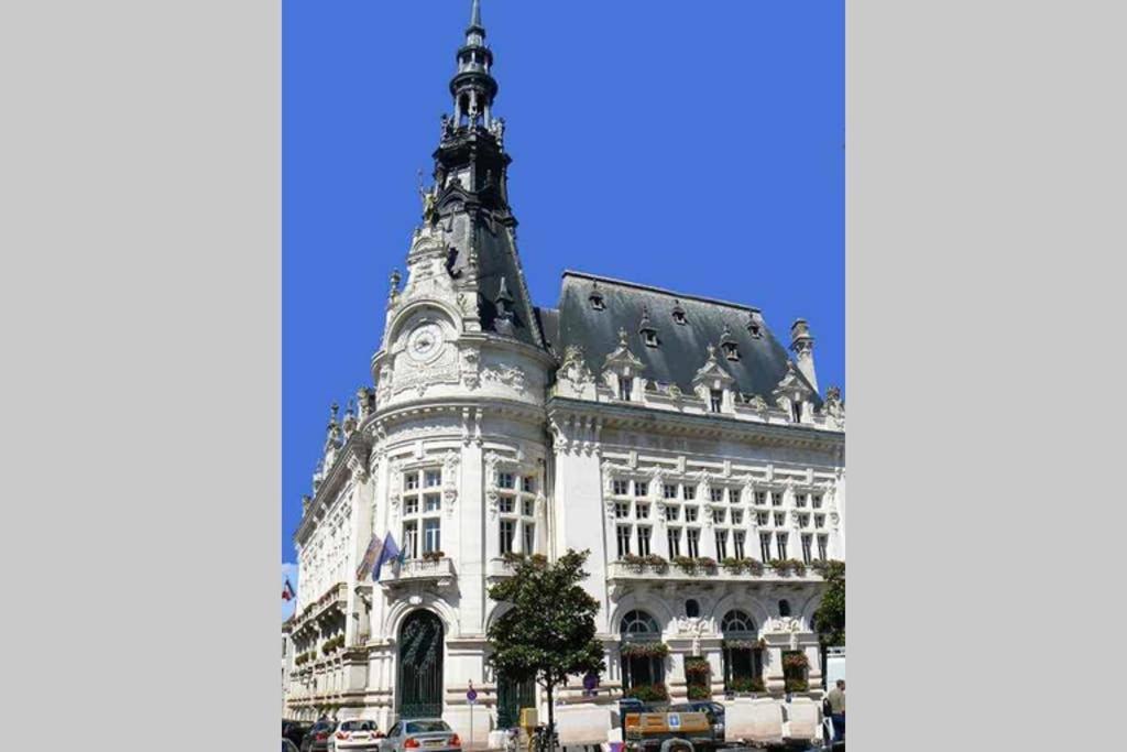 Le Cosy Apartment Sens Bagian luar foto